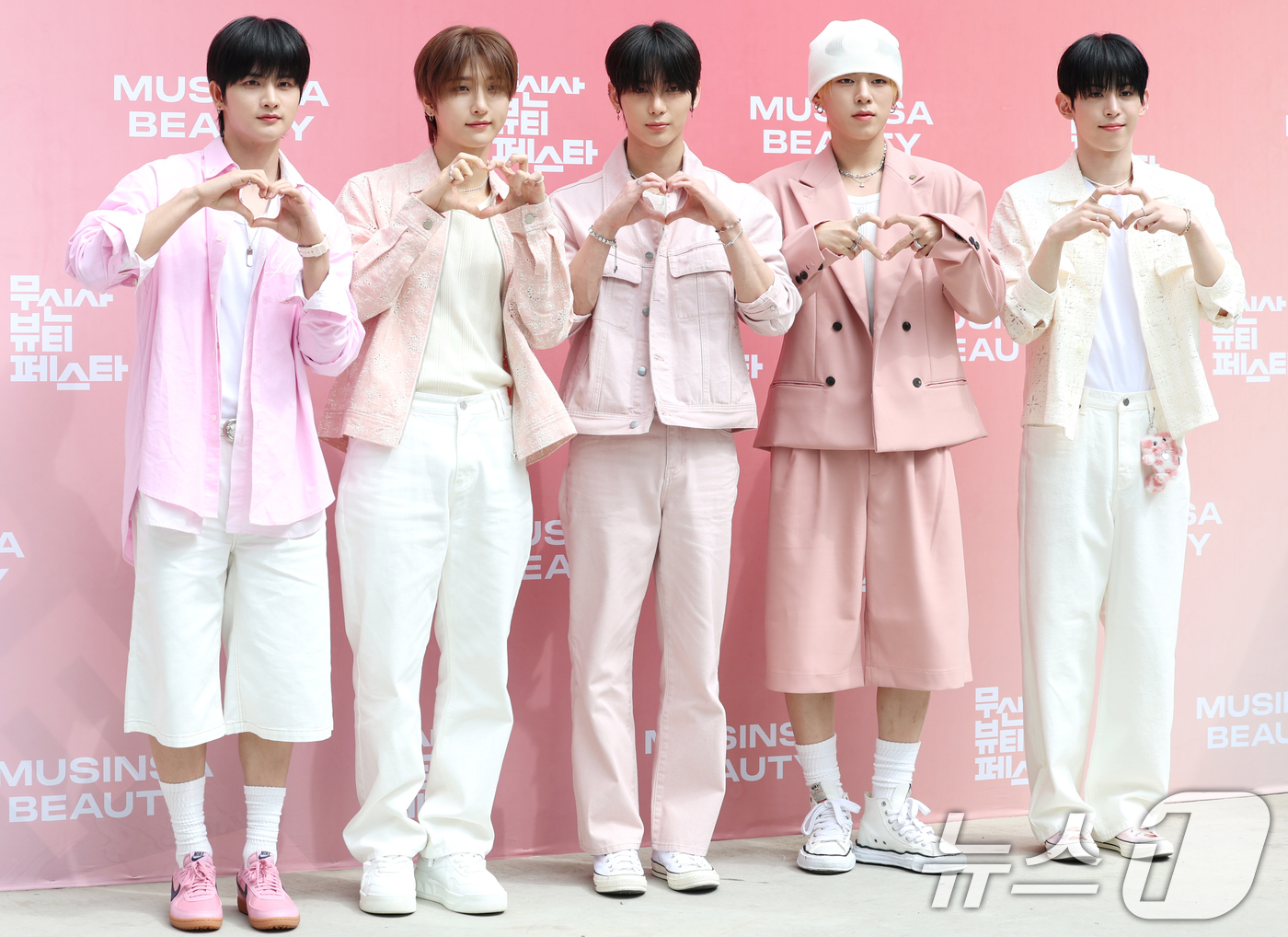 (서울=뉴스1) 권현진 기자 = 그룹 나우어데이즈가 15일 오후 서울 성동구 무신사 스퀘어 성수4에서 열린 2025 무신사 뷰티 페스타 팝업 스토어 오픈 행사에 참석하고 있다. 2 …