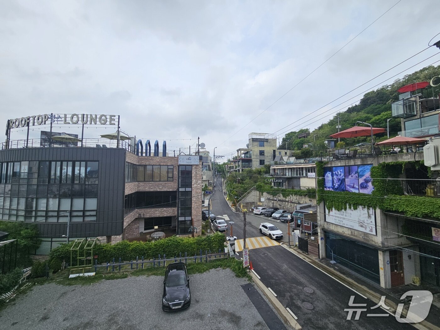 본문 이미지 - 15일 오후 충북 청주시 수암골의 한산한 전경. 점심시간임에도 사람의 왕래가 거의 없다.2025.5.15/뉴스1 이재규 기자