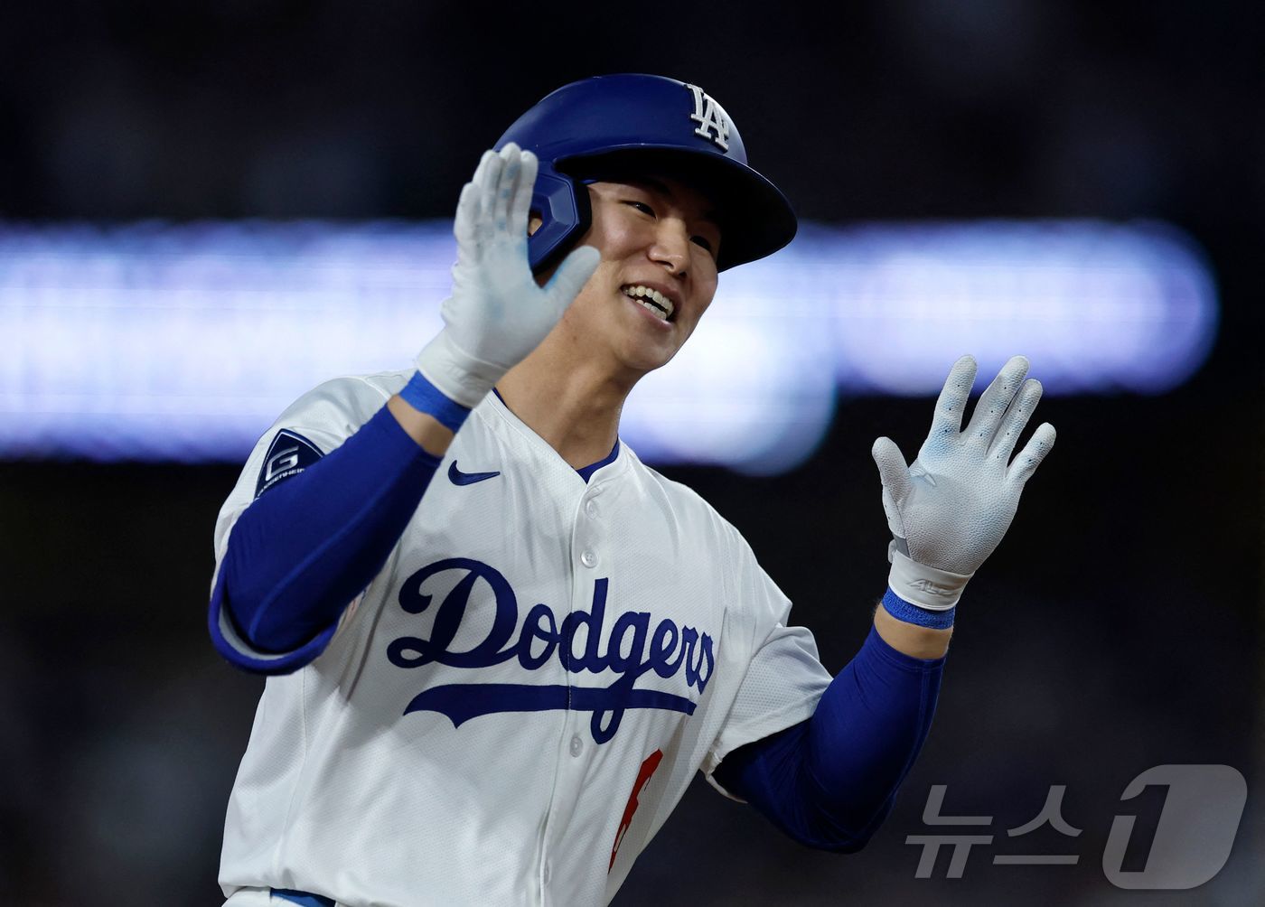 (AFP=뉴스1) 김성진 기자 = LA 다저스 김혜성이 15일(한국시간) 미국 캘리포니아주 로스앤젤레스 다저 스타디움에서 열린 LA 다저스와 애슬레틱스와의 2025 메이저리그 경기 …