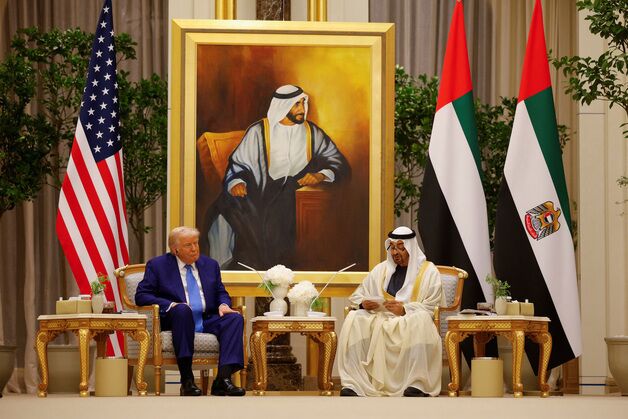 백악관 "트럼프, UAE와 280조 경제 협력 및 투자 계약 체결"