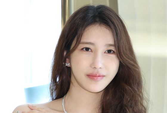 이지아, 뱀파이어 미모