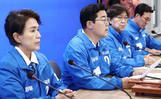 민주 "대한민국에 '노무현 정신' 절실한 때…1번, 2재명, 3표 더"