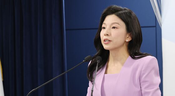 브리핑하는 김인애 통일부 부대변인