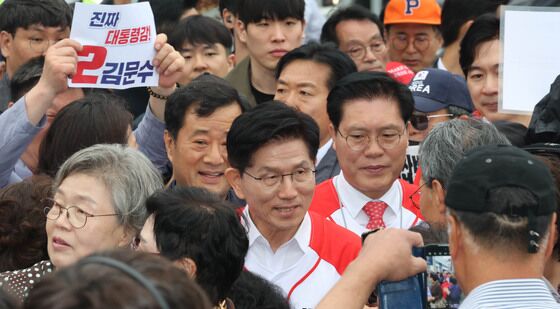 수원 유세 나선 김문수 후보
