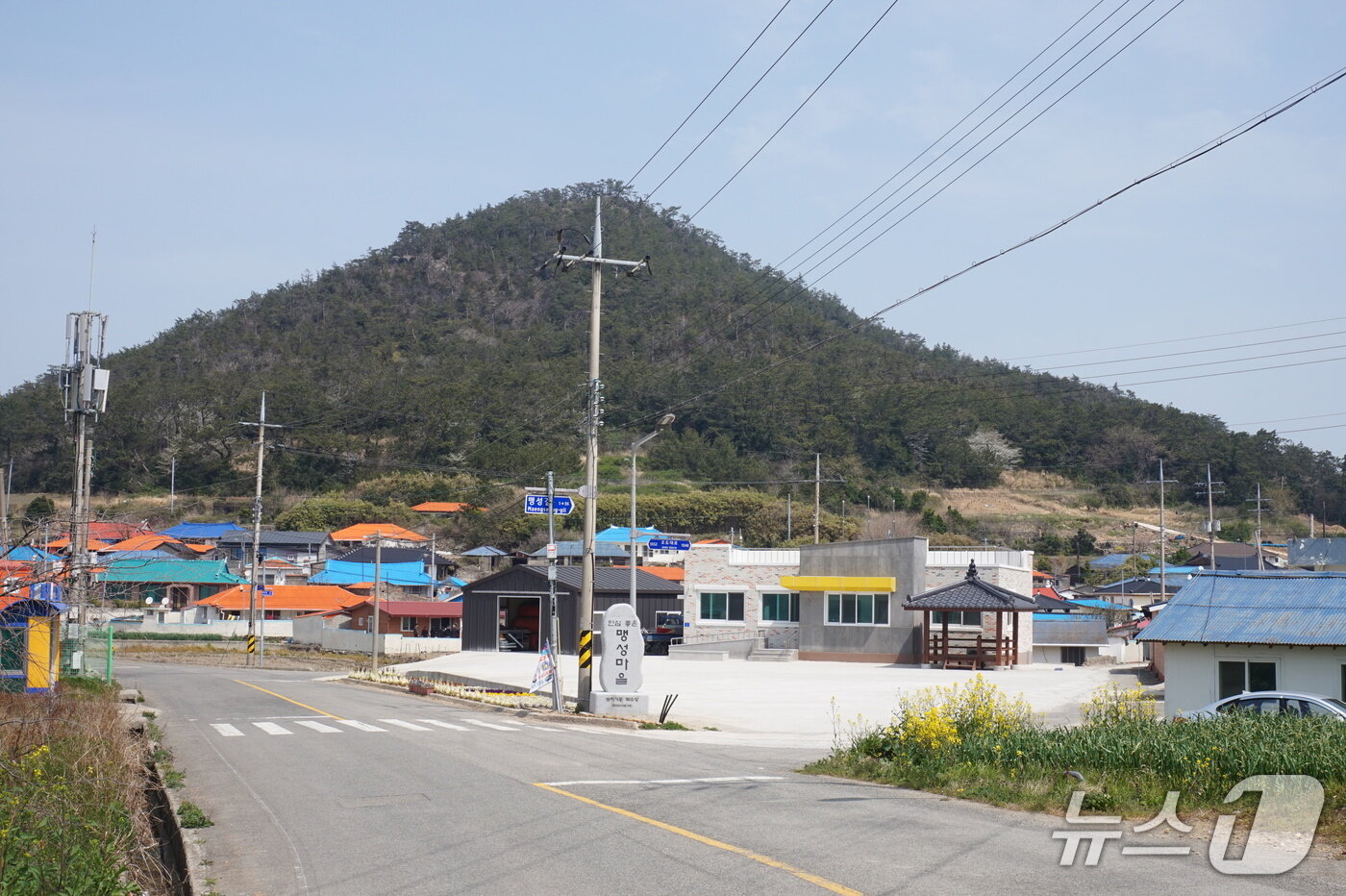 본문 이미지 - 맹성마을. 상조도 중심마을로 남도수군 만호진 소속 별장이 있던 마을이다. 2025.5.16/뉴스1 ⓒ News1 조영석 기자 