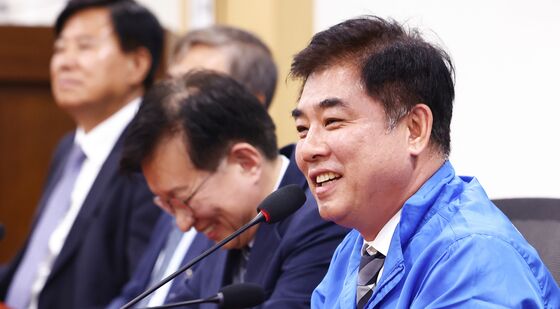 개회사 하는 김병욱 금융자본시장위원장