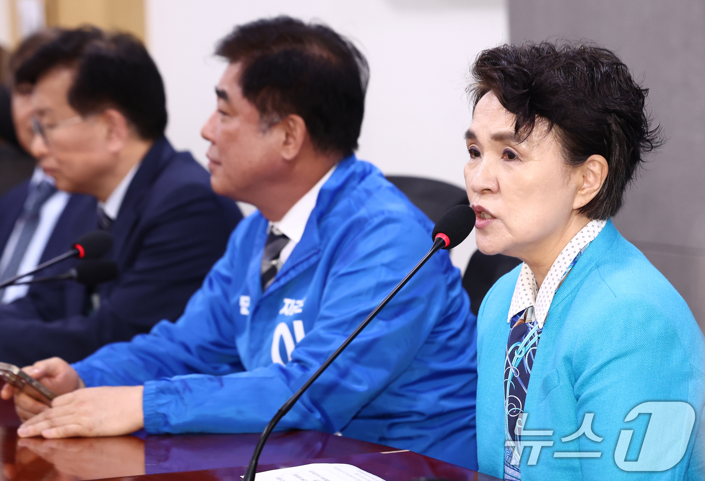 (서울=뉴스1) 김민지 기자 = 강금실 더불어민주당 총괄선거대책위원장이 16일 서울 여의도 국회 의원회관에서 열린 금융자본시장위원회 발대식에서 발언하고 있다. 2025.5.16/뉴 …
