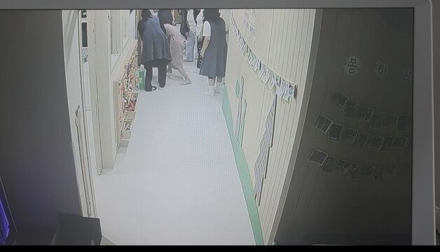 "살려주세요" 어린이집 뛰어든 엄마…교사들 '하임리히법'으로 구해