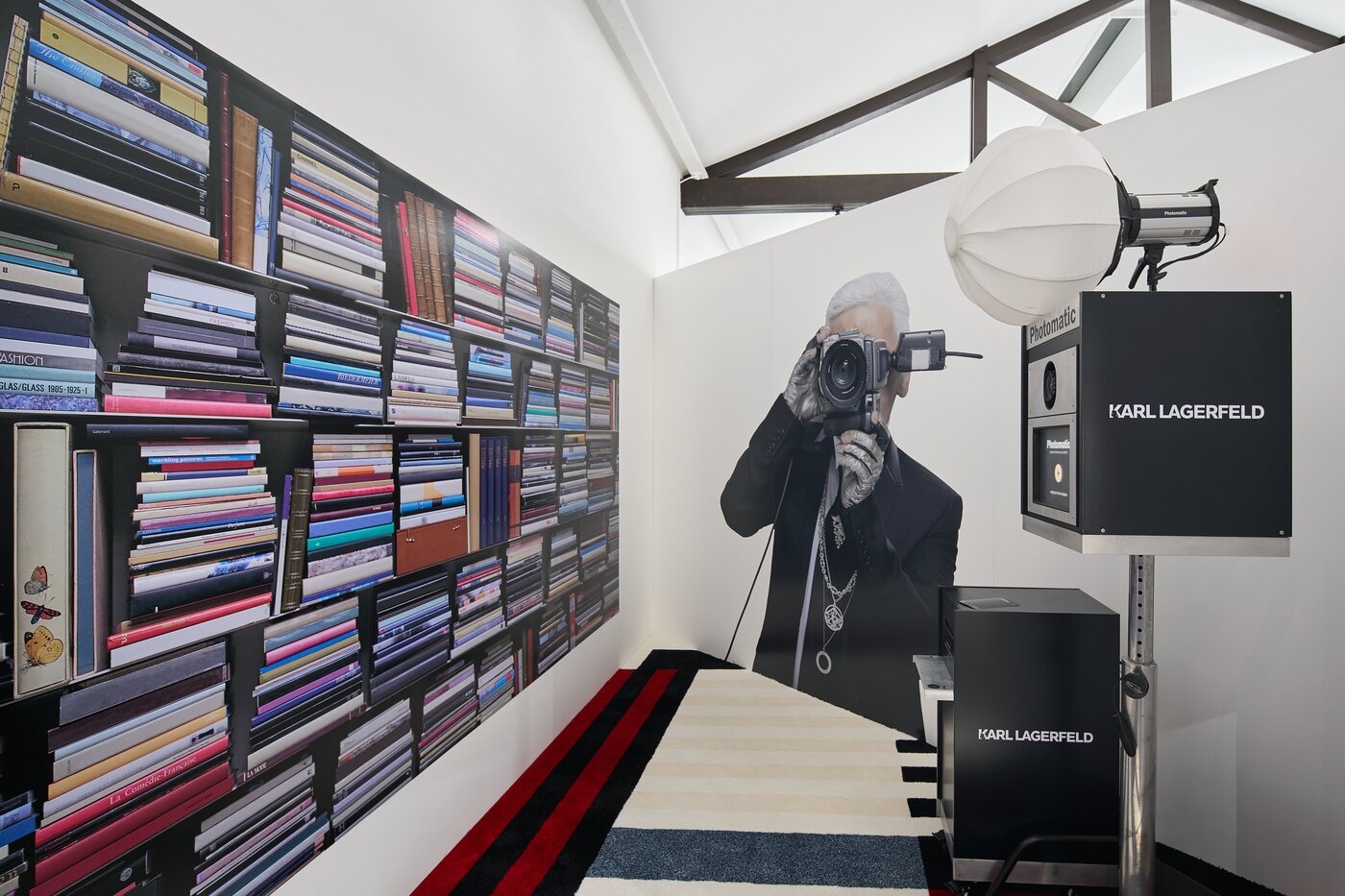 본문 이미지 - 칼 라거펠트 팝업스토어.(CJ온스타일 제공).