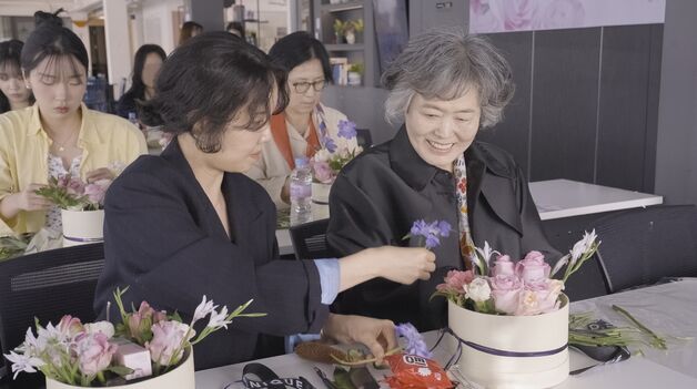 대웅제약 이지듀, 모녀 고객 초청 '기미 앰플 플라워 클래스' 진행
