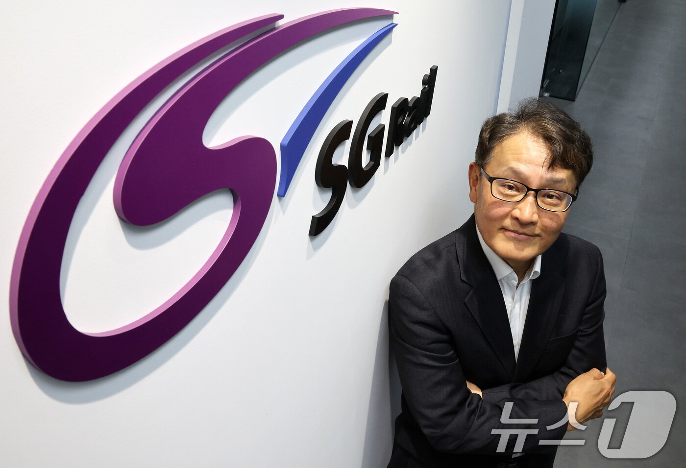 본문 이미지 - 정경훈 SG레일 대표가 16일 고양시 대곡역에 위치한 SG레일 본사에서 뉴스1과 인터뷰에 앞서 포즈를 취하고 있다. 2025.5.16/뉴스1 ⓒ News1 이동해 기자