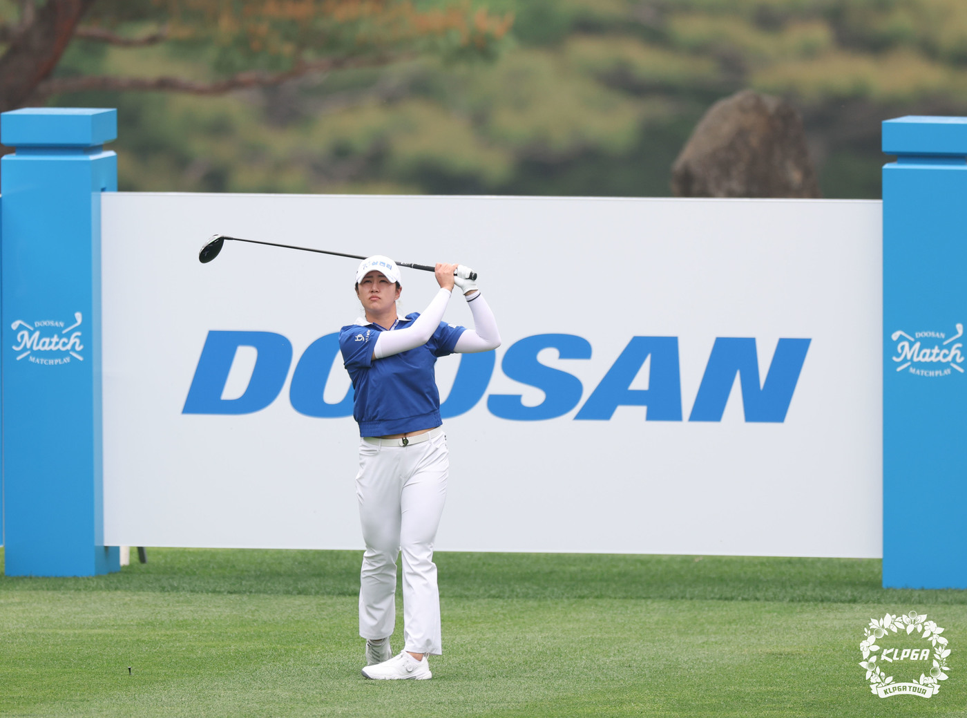 (서울=뉴스1) 이연주 기자 = 마다솜이 16일 강원 춘천에 위치한 라데나CC에서 열린 '제17회 두산 매치플레이' 조별리그 3라운드 2번홀에서 티샷 하고 있다. (KLPGA 제공 …