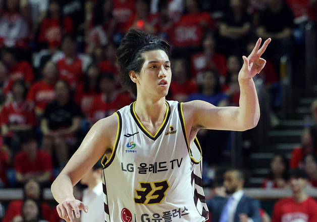 '타마요 4쿼터 맹폭' LG, 가스공사 잡고 3연승 선두 질주