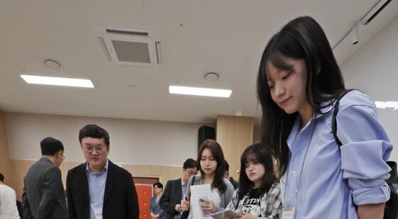대선 선거공보물 발송 과정 살펴보는 공정선거참관단