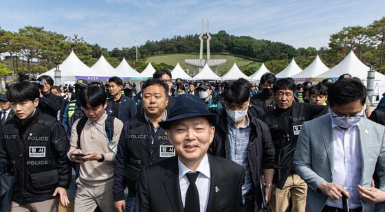 발길 되돌리는 안창호 인권위원장