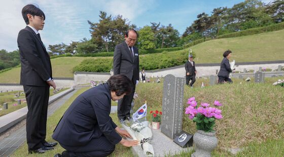 5.18 묘역 찾은 강정애 국가보훈부 장관