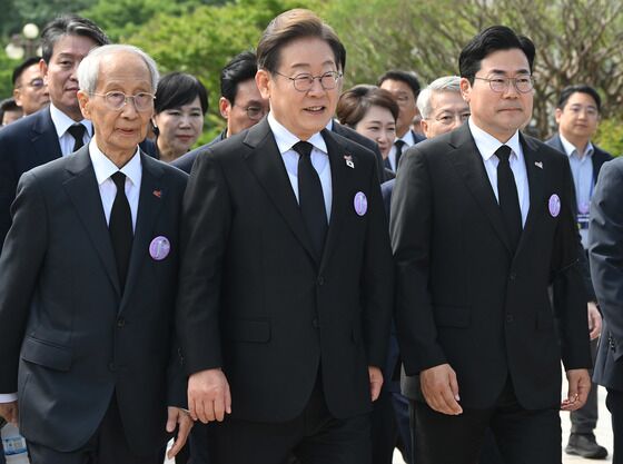 이재명, 5·18기념식 불참 김문수에 "대오각성…저녁에라도 참배하길"
