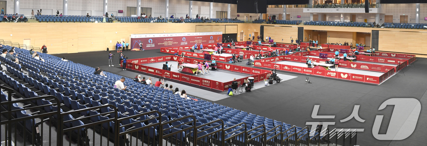(서울=뉴스1) 김명섭 기자 = 18일 2025 국제탁구연맹(ITTF) 세계선수권대회가 열리는 카타르 도하 카타르대학교 스포츠 콤플렉스의 관중석이 텅텅 비어 있다. (사진공동취재단 …