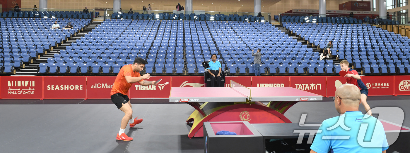 (서울=뉴스1) 김명섭 기자 = 18일 2025 국제탁구연맹(ITTF) 세계선수권대회가 열리는 카타르 도하 카타르대학교 스포츠 콤플렉스의 관중석이 텅텅 비어 있다. (사진공동취재단 …