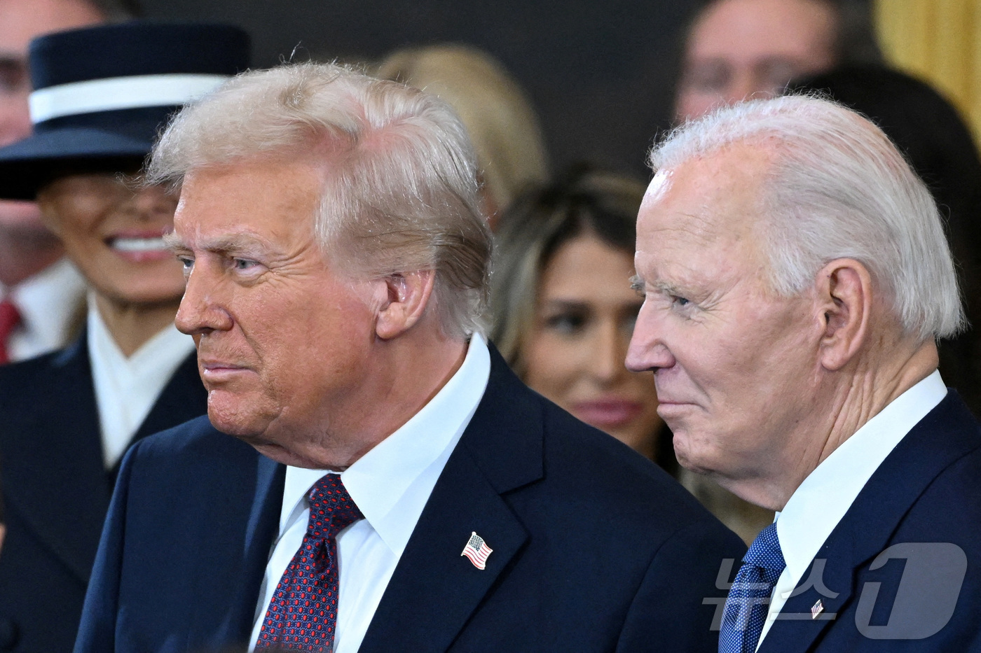 (워싱턴DC 로이터=뉴스1) 류정민 특파원 = 도널드 트럼프 미국 대통령이 18일(현지시간) 조 바이든 전 대통령의 전립선암 진잔 소식에 "깊은 슬픔을 느낀다"면서 회복을 기원했다 …