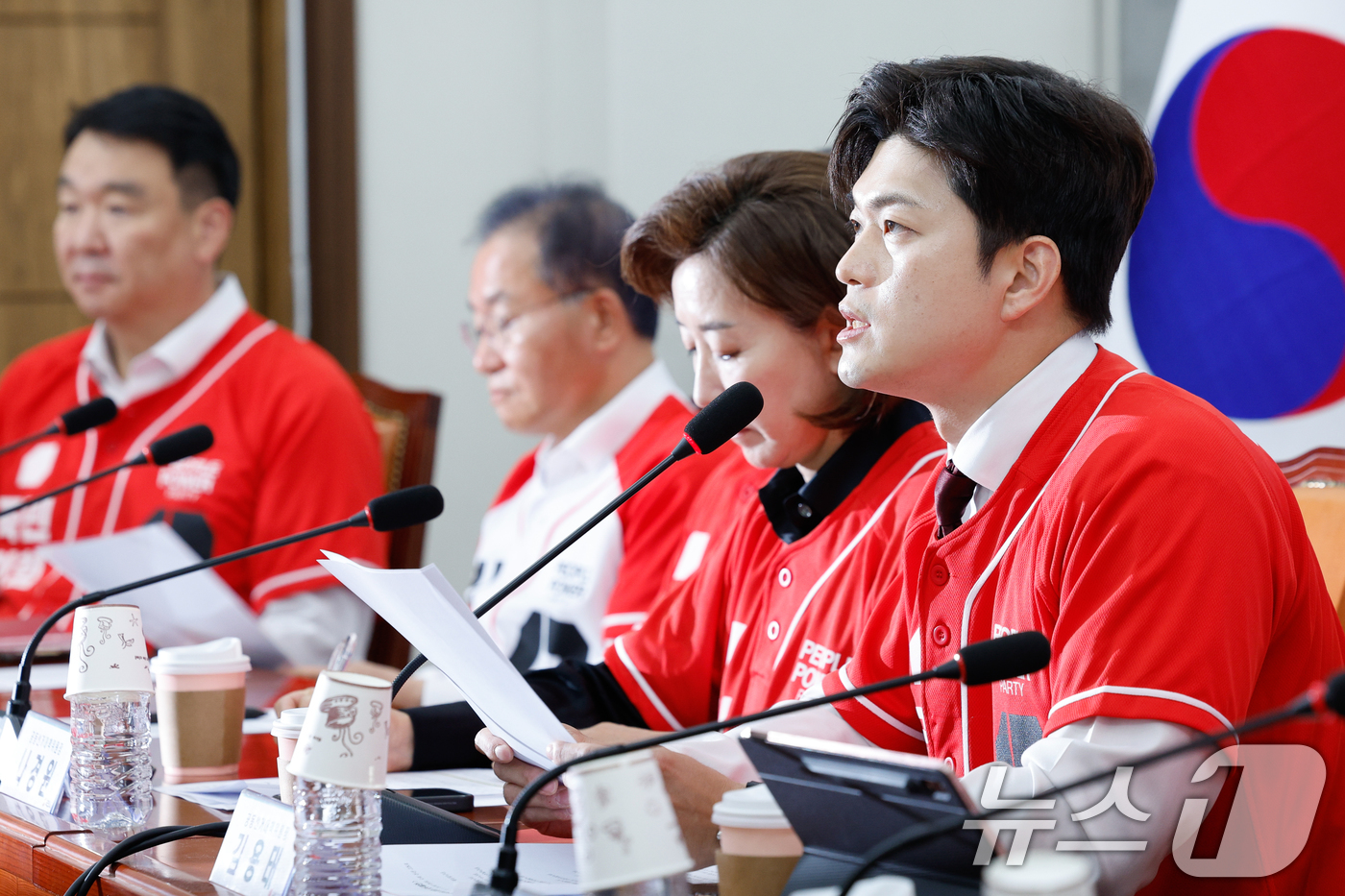 (서울=뉴스1) 안은나 기자 = 김용태 국민의힘 비상대책위원장이 19일 오전 서울 여의도 국회에서 열린 중앙선거대책위원회 회의에 참석해 모두 발언하고 있다. 2025.5.19/뉴스 …