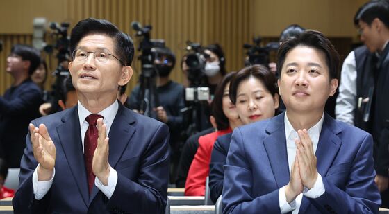 함께 손뼉 치는 김문수·이준석