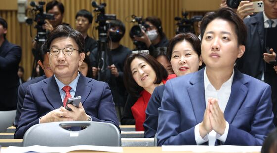 김문수와 함께 서울시 토론회 찾은 권성동