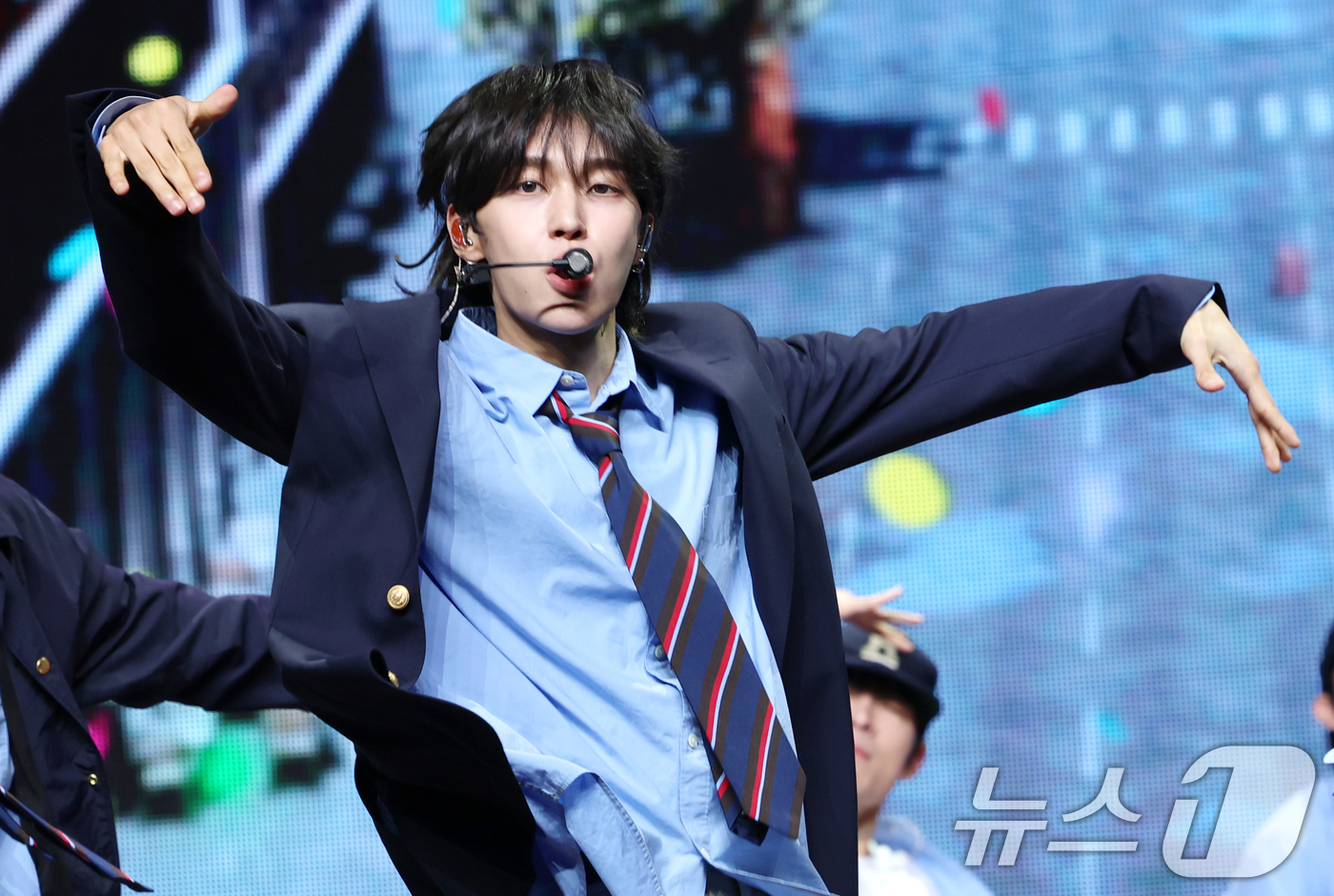 (서울=뉴스1) 권현진 기자 = 라이즈(RIIZE) 원빈이 19일 오전 서울 용산구 블루스퀘어에서 가진 첫 정규 앨범 '오디세이(ODYSSEY)' 발매 기념 쇼케이스에서 타이틀 곡 …