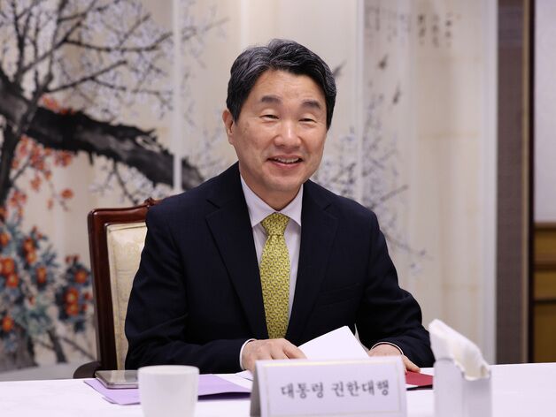 이주호 "바이오, 미래 성장 핵심 동력…범국가 차원 역량 집중"
