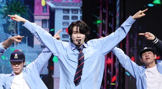 성찬, 샤이 가이