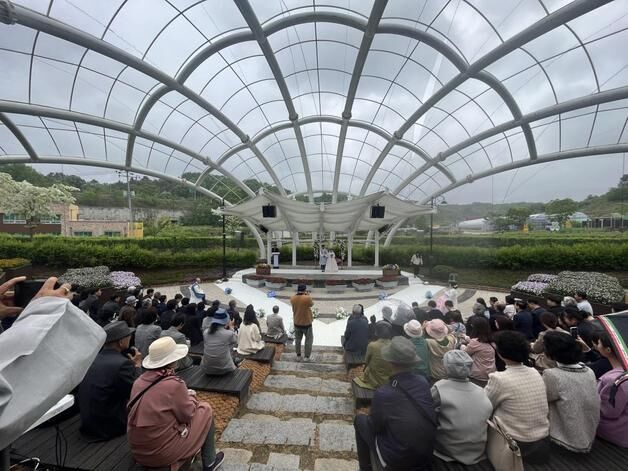 '결혼식 대관료 3만6000원'…영동 과일나라 테마공원의 변신