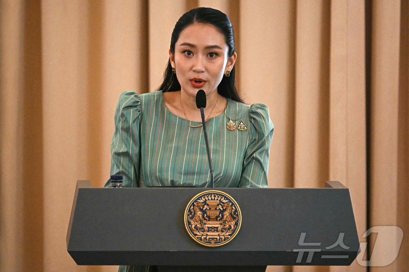 (방콕 AFP=뉴스1) 최종일 선임기자 = 패통탄 친나왓 태국 총리가 19일 방콕 정부 청사에서 프라보워 수비안토 인도네시아 대통령과 회담 뒤 기자회견을 하고 있다. 2025.05 …