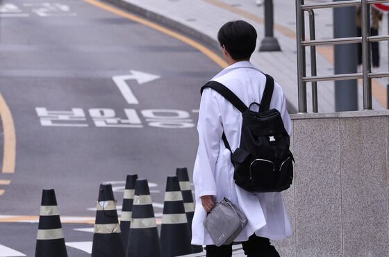 다시 열린 전공의 복귀의 길…2924명 "복귀 희망" 응답도(종합)