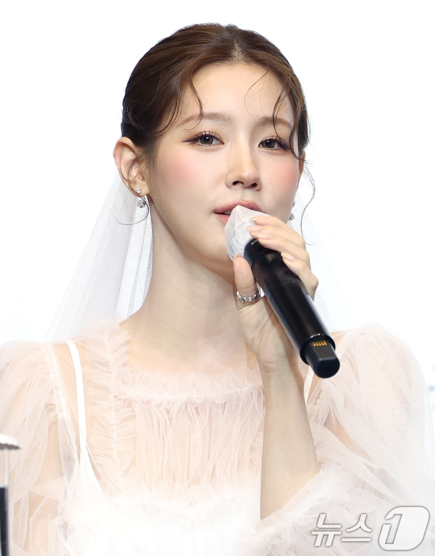 (서울=뉴스1) 권현진 기자 = 그룹 '아이들(i-dle)' 미연이 19일 오후 서울 강남구 조선팰리스 서울 강남에서 열린 미니 8집 '위 아(We are)’ 기자간담회에 참석해 …