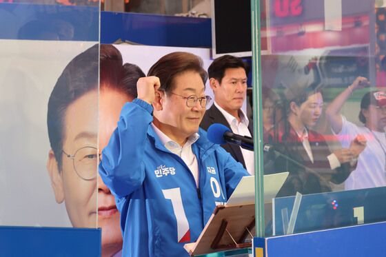 [속보] 이재명, 배우자 토론 거절…"신성한 주권의 장을 이벤트화"