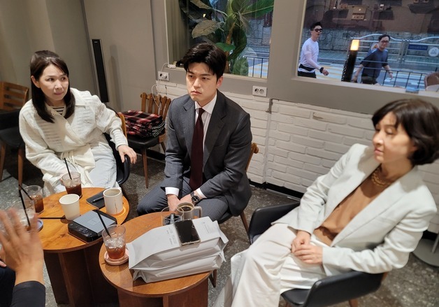 김용태 국민의힘 비대위원장, 카페 사장들과 간담회