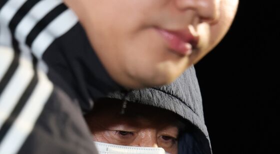 시흥 연쇄 흉기공격 살해 피의자 차철남 검거…경찰 압송