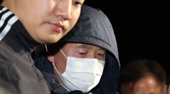 시흥 연쇄 흉기공격 살해 피의자 차철남 검거…경찰 압송