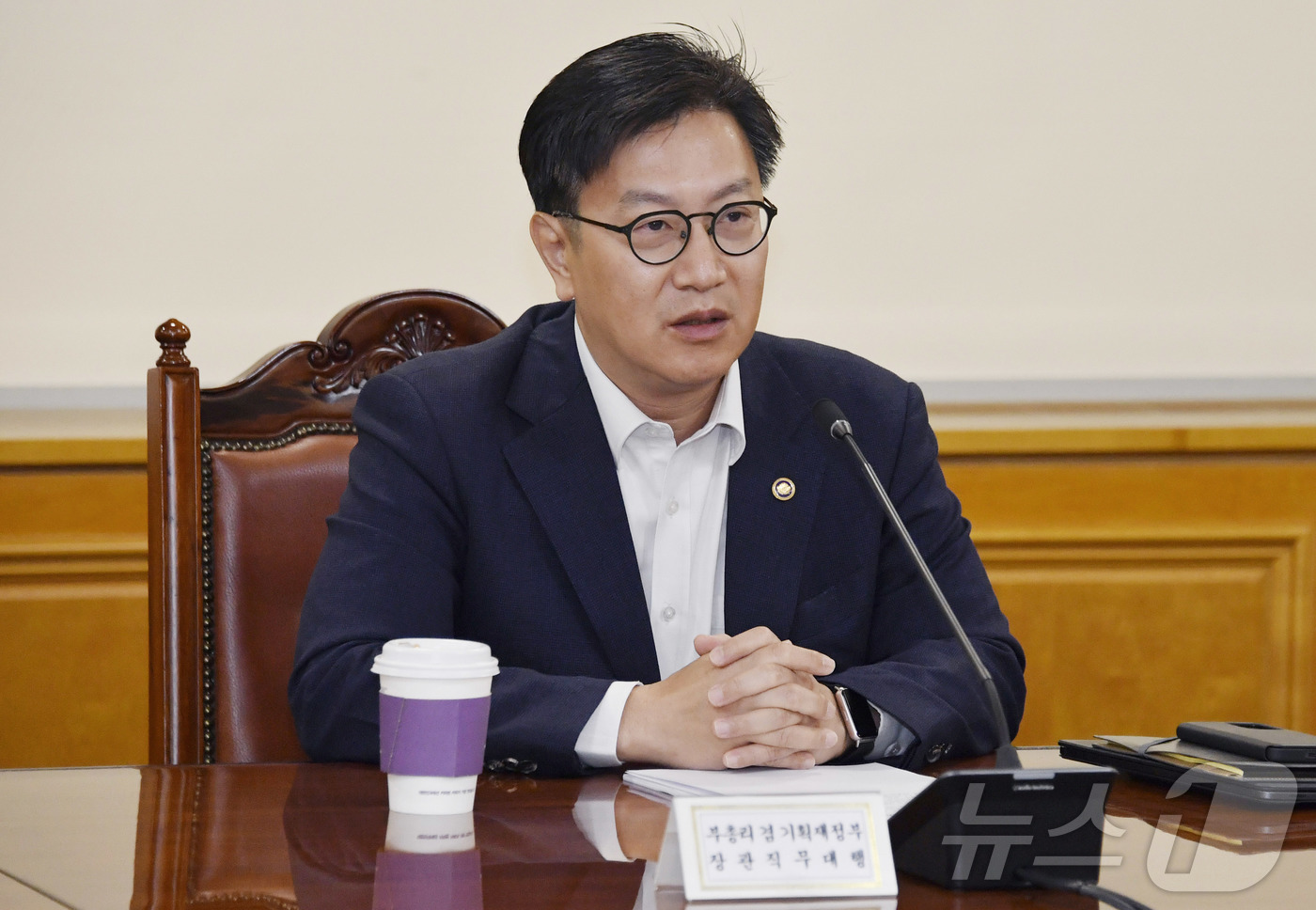 (서울=뉴스1) = 김범석 부총리 겸 기획재정부 장관 직무대행이 2일 오전 서울 중구 은행회관에서 열린 '거시경제·금융현안 간담회'를 주재하고 있다. (기획재정부 제공. 재판매 및 …