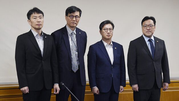 '최상목 사퇴'에 긴급 F4회의…"안타깝게 생각, 24시간 비상체계 지속"