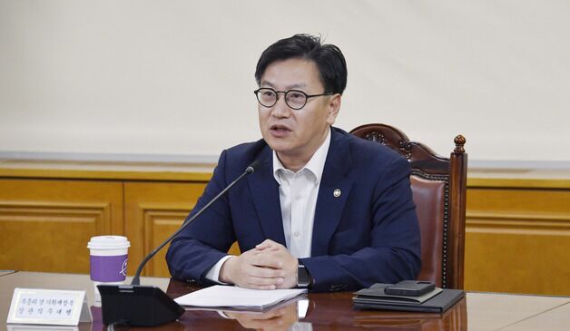 김범석 부총리 대행 "대외 신인도 사수·관세 충격 최소화 총력"