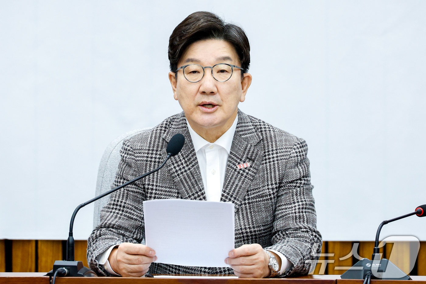(서울=뉴스1) 안은나 기자 = 권성동 국민의힘 원내대표가 2일 오전 서울 여의도 국회에서 열린 원내대책회의에 참석해 모두 발언하고 있다. 2025.5.2/뉴스1