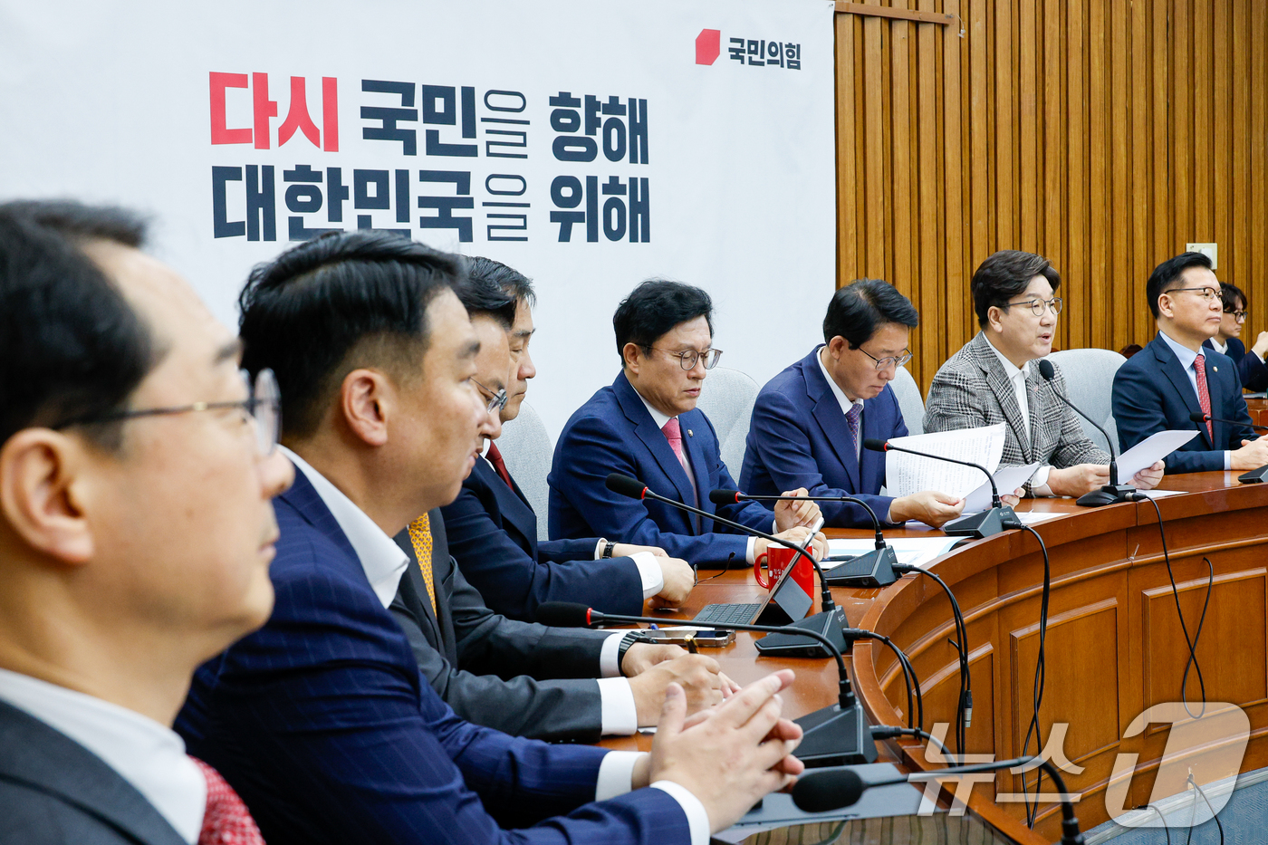 (서울=뉴스1) 안은나 기자 = 권성동 국민의힘 원내대표가 2일 오전 서울 여의도 국회에서 열린 원내대책회의에 참석해 모두 발언하고 있다. 2025.5.2/뉴스1