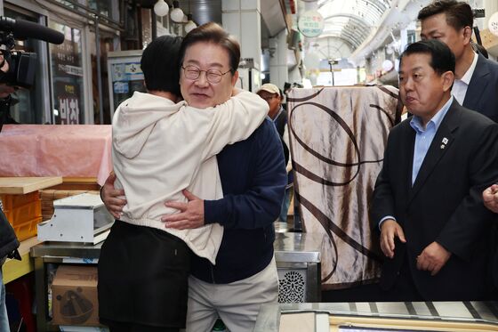 이재명 "불필요한 군 방호벽 철거…남북 소통 채널 복원"