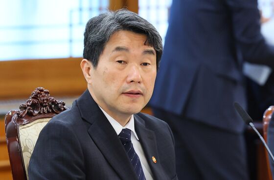 이주호 "산불 복구 계획 확정…이재민 일상 회복에 모든 역량 집중"