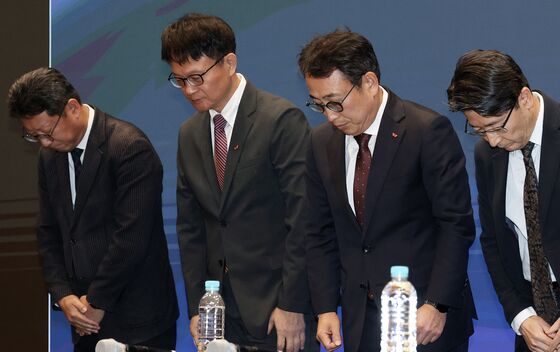 SKT 지난달 가입자 11만 명 탈출…'해킹사태' 충격