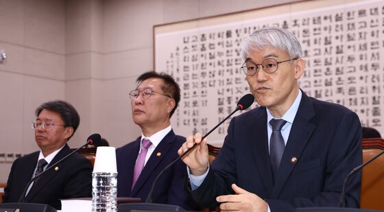 질의 답변하는 천대엽 법원행정처장