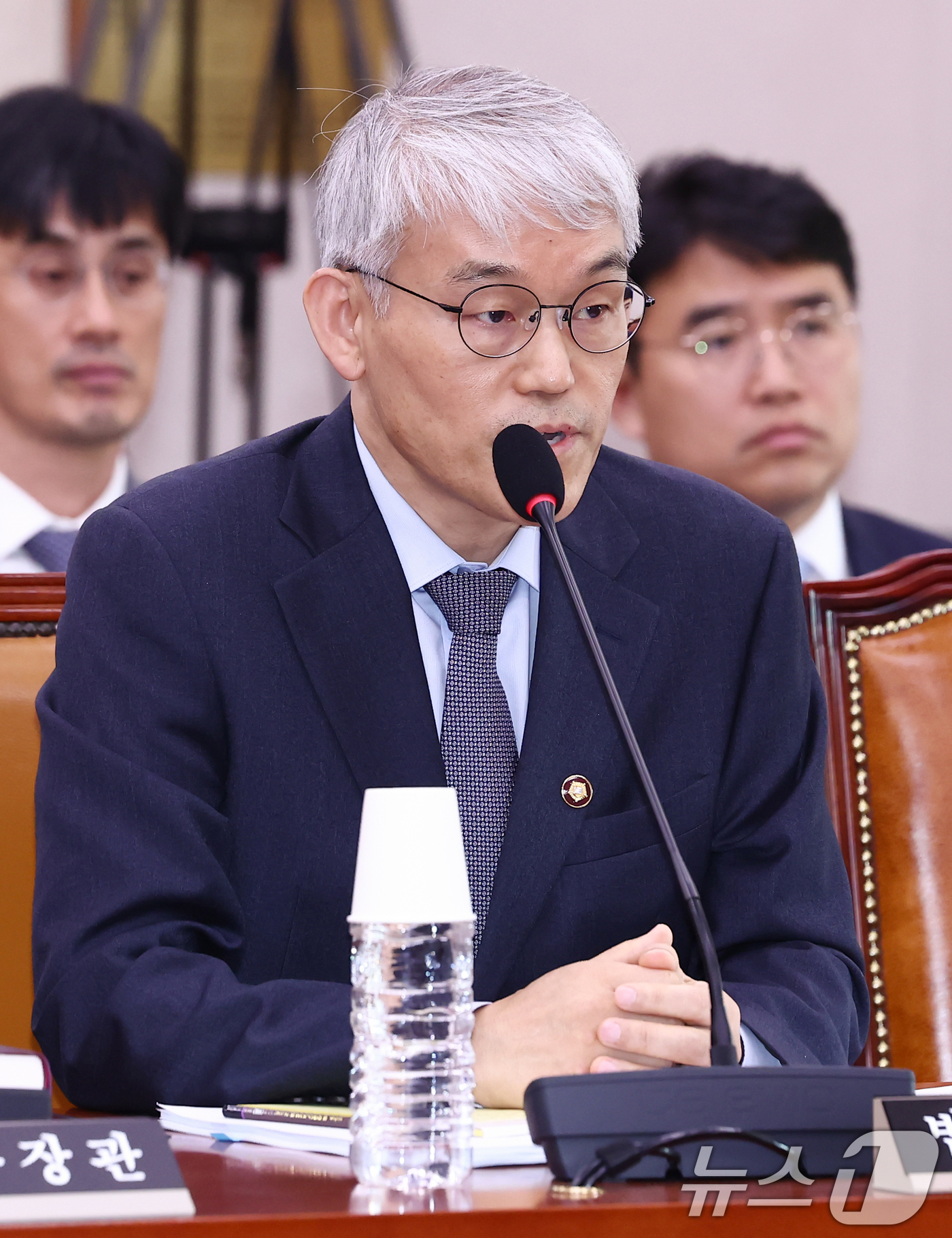 (서울=뉴스1) 김민지 기자 = 천대엽 법원행정처장이 2일 오후 서울 여의도 국회에서 열린 법제사법위원회 전체회의에서 의원 질의에 답변하고 있다. 2025.5.2/뉴스1