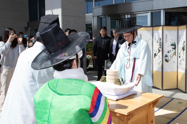 '스무살, 단오'…신주미 봉정·신주 빚기로 강릉단오제 서막