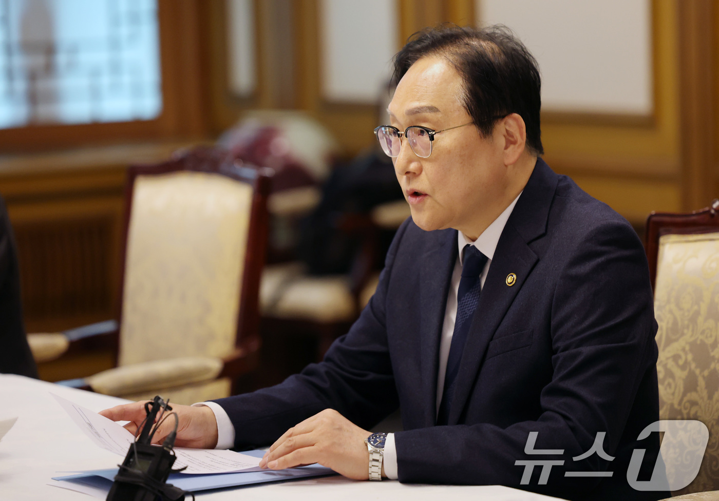 (서울=뉴스1) 임세영 기자 = 정인교 산업통상자원부 통상교섭본부장이 2일 서울 종로구 정부서울청사에서 열린 긴급 통상 관계기관 점검회의에서 발언을 하고 있다. 2025.5.2/뉴 …